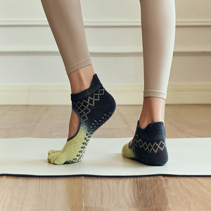 dcw夏季瑜伽袜女专业硅胶防滑五指袜薄款普拉提分趾袜室内地板袜