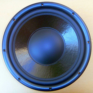 丹麦:vifa生产 发烧级钕磁12寸超重低音喇叭