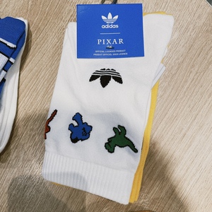 adidas三叶草 pixar联名两双装男女运动袜中筒袜 he3111  hf6954