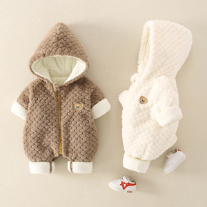 婴儿冬季连体衣羊羔绒加绒新生儿外出服0-12个月加厚冬装幼儿棉衣