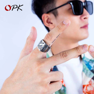 扑克卡牌钛钢戒指男士潮嘻哈朋克个性单身戒网红抖音宽夸张食指环