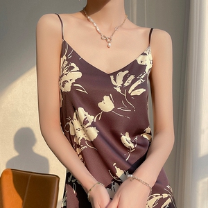 v领吊带连衣裙子女夏薄长款显瘦无袖背心裙气质性感a字缎面打底裙