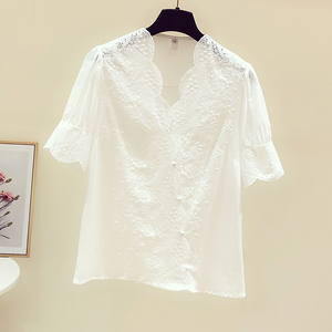 潮牌夏季新款法式洋气短袖上衣优雅精致花边V领女款白色刺绣衬衫