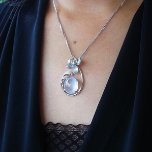 英子翡翠收藏级玻璃种强光纯白翡翠大蛋面吊坠挂件18k金艺术镶嵌