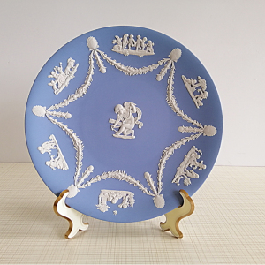 wedgwood陶瓷丘比特小天使浮雕盘子碟子欧式珍藏怀旧装饰摆盘礼品