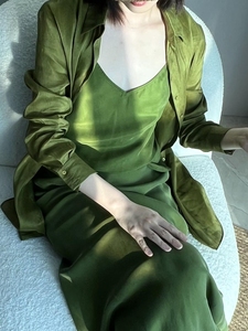 黑色半身裙女夏新款鱼尾裙设计感长裙绿色显瘦高腰铜氨丝a字裙子