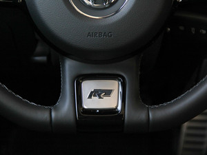 大众凌渡方向盘车标贴