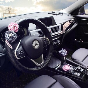汽车摆件可爱女士车内装饰用品大全实用漂亮个性创意实用方向盘套
