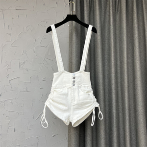 白色抽绳设计阔腿A字牛仔短裤女装2024夏季新款高腰单排扣背带裤