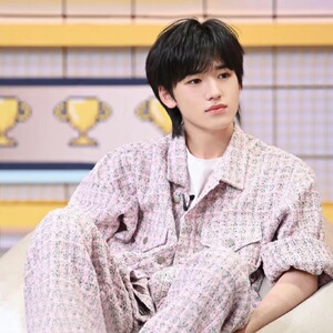 宋亚轩同款外套