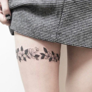 花腿纹身贴女大腿缠绕花环防水仿真纹身贴小清新持久性感贴纸