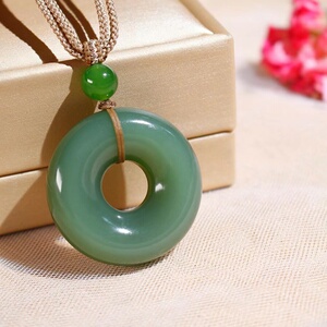 保真正品新疆和田玉吊坠子苏工精雕碧玉面包圈平安扣挂件可定制