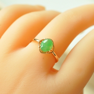 uk35老坑冰阳绿椭圆小蛋面设计款女戒天然a货翡翠18k玫瑰金镶戒指