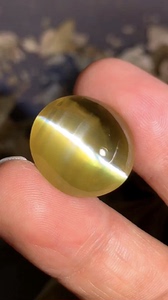 盈禄30克拉天然金绿猫眼石椭圆形裸石晶体金黄透亮干净眼线犀利