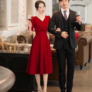 显瘦时尚敬酒服