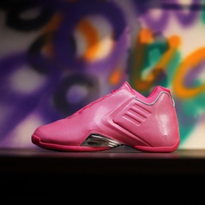 麦迪粉色篮球鞋