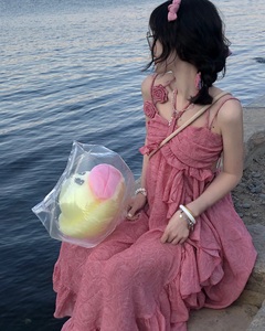 2024新款粉色玫瑰吊带连衣裙女夏季小个子设计感三亚海边度假长裙