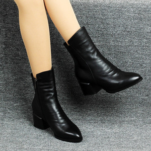 漫步佳人2021秋冬新品尖头时尚马丁靴欧美粗跟侧拉链真皮短靴女鞋