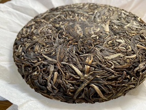 缅甸815挑采古树200克1片价格茶气强劲口感绵甜厚度高普洱茶生茶