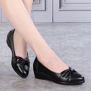 意尔康女单鞋中年女士皮鞋春秋软底女鞋真皮中跟妈妈鞋防滑工作鞋