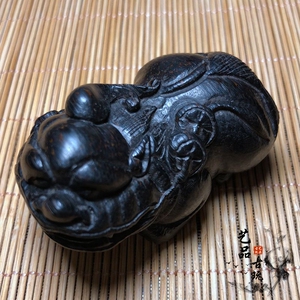 手工艺天然牛角精雕把件貔貅满身鱼籽纹手玩杂项高仿犀牛角工艺品
