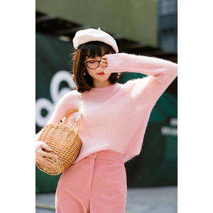 樱花粉毛衣甜美