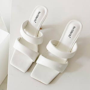 白色拖鞋皮韩国