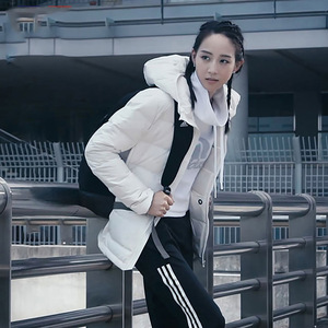 阿迪达斯女装羽绒服2019冬张钧甯同款运动休闲保暖防风外套bq1927