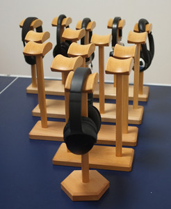 桌面榉木实木耳机展示架头戴式耳机架耳机试听架台面展示架