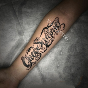 半臂纹身图案男