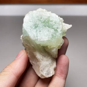 天然绿色水晶钻石鱼眼石原石矿物白晶体摆件矿标印度共生沸石