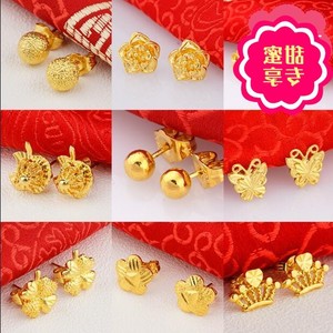 黄金小耳钉老凤祥