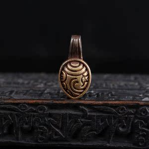 藏传手工镀金工艺天铁托甲卡子吊坠藏式罕见海螺图腾搓金卡子配饰
