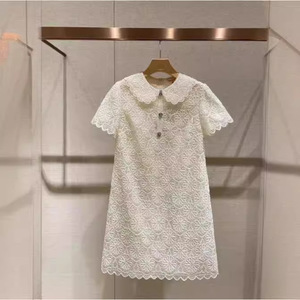 2024夏专柜新款白色刺绣刺绣蕾丝缕空短袖度假风慵懒风仙气连衣裙