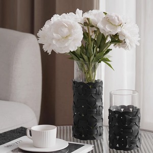 现代桌面家居玻璃皮革花器摆件皮质玻璃花瓶高级水培花筒软装摆件