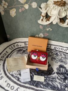 lv 镶钻款爱情鸟 漆皮按扣三折短款钱包 限量款  附件 礼品