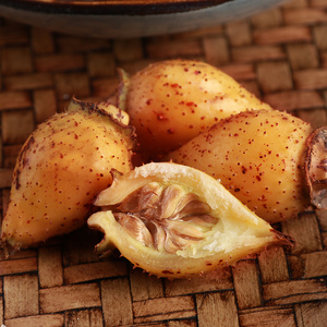 金樱子野生新鲜现摘