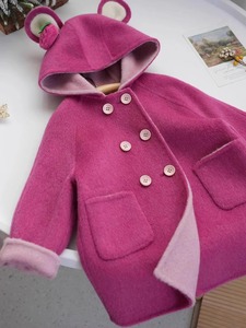 女童卡通草莓熊呢子大衣2023秋冬新款女宝宝加厚保暖洋气毛呢外套