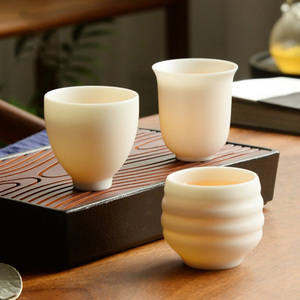 中国德化白瓷羊脂玉瓷茶杯陶瓷原矿无釉品茗杯功夫茶具主人杯高端