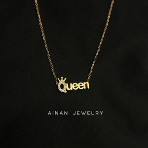 周大福焕美不掉色18k金微镶锆石queen字母项链韩国时尚百搭锁骨链
