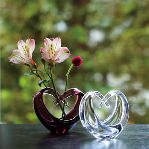 心形插花瓶