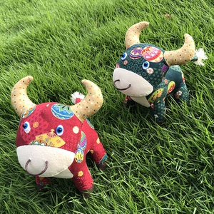 原创diy手工娃娃生肖牛材料包手缝布艺玩偶打发时间免裁 布偶摆设