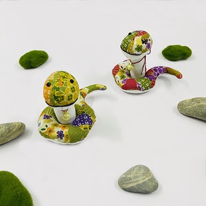 原创diy手工娃娃生肖蛇材料包手缝布艺玩偶打发时间免裁 布偶摆