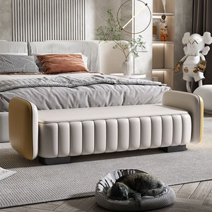 床前放衣服的凳子卧室