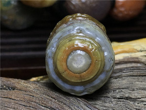 阿拉善玛瑙筋脉石特价
