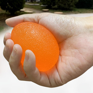 手握康复弹力球训练