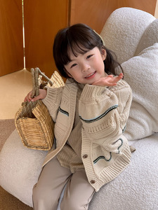 韩版女童米杏色针织毛衣灯笼袖宽松外套春秋季女宝宝毛线衣开衫