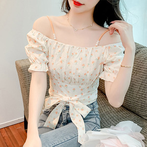 夏装新款性感露肩一字领碎花衬衫女收腰绑带蝴蝶结短款吊带上衣服