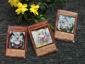 游戏王妹卡娘化卡 白色灵龙 罪星尘龙 星尘龙爆裂体 龙族 收藏卡