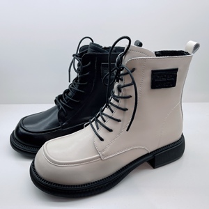 千禧百莉2021秋冬新款娃娃头舒适马丁靴真皮系带白色短靴女鞋